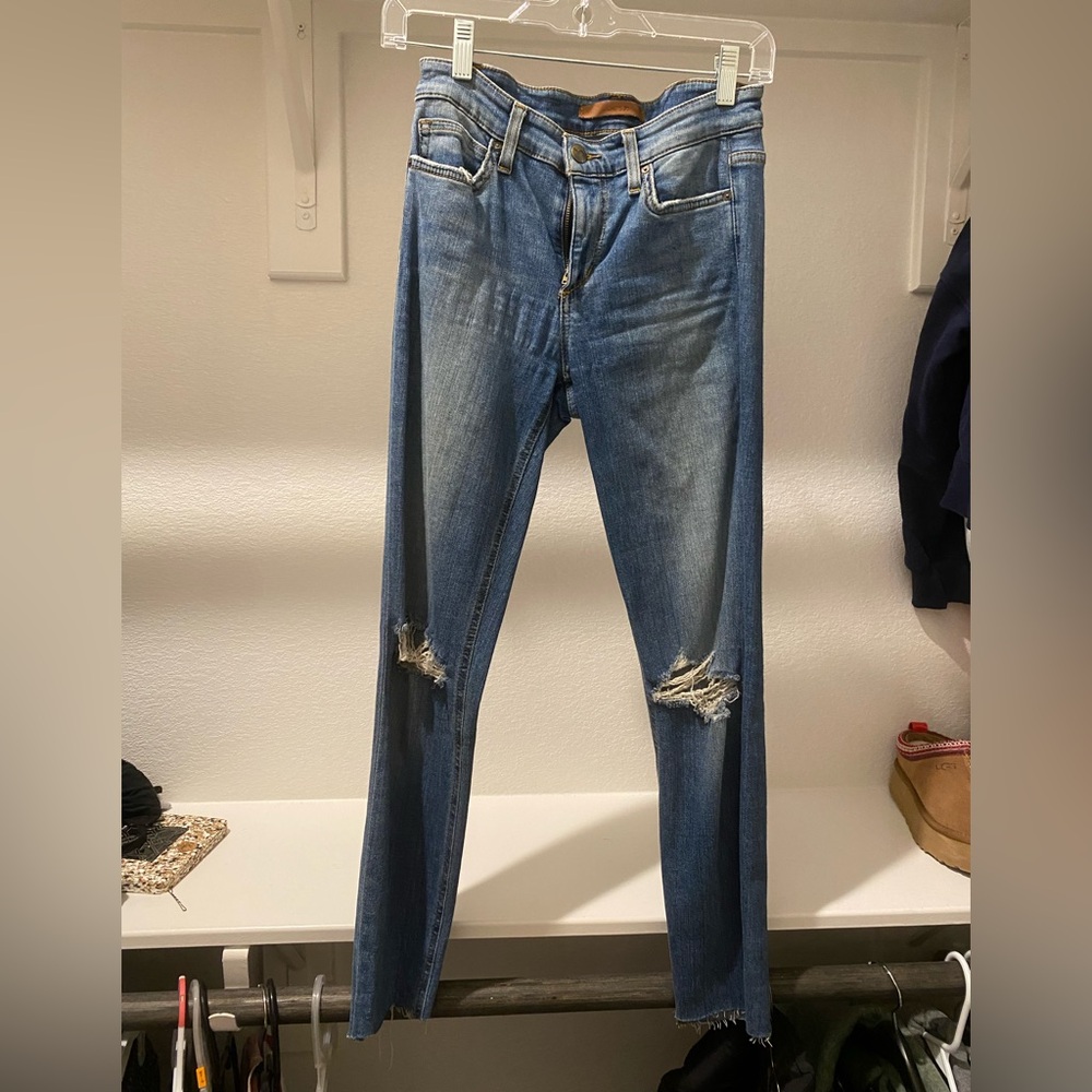 Joe’s Jeans The Icon mid waist in color Bernnie size 26